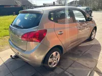 Gebraucht Kia Venga Attract 90 PS (66 kW) 2017 Silber Kleinwagen