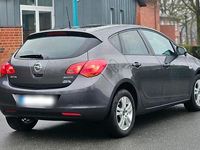 Gebraucht Opel Astra 100 PS (73 kW) 2011 Andere farben Kleinwagen