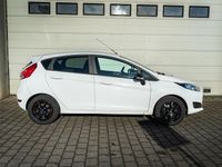 Gebraucht Ford Fiesta 100 PS (73 kW) 2014 Weiß Kleinwagen