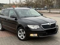 Gebraucht Skoda Superb 140 PS (102 kW) 2012 Schwarz Kombi
