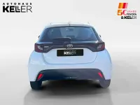 Gebraucht Toyota Yaris Basis 72 PS (52 kW) 2022 Schneeweiß Kleinwagen