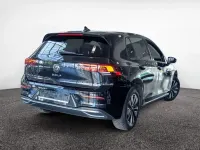 Gebraucht VW Golf VIII Move 150 PS (110 kW) 2023 Deep black perleffekt Limousine