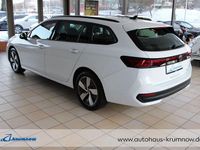 Gebraucht VW Passat Basis 150 PS (110 kW) 2025 Pure white Kombi