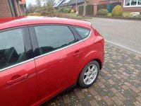 Gebraucht Ford Focus Titanium 125 PS (91 kW) 2011 Rot Limousine