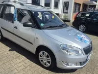 Gebraucht Skoda Roomster Plus Edition 69 PS (50 kW) 2011 Brilliantsilber metallic Van / Kleinbus