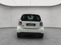 Gebraucht Smart ForTwo Coupé Passion 60 kW (82 PS) 2024 Bodypanels in white Coupé