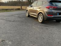 Gebraucht Hyundai Tucson 116 PS (85 kW) 2015 Braun SUV