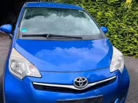 Gebraucht Toyota Verso-S 99 PS (72 kW) 2013 Blau Van / Kleinbus