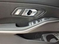 Gebraucht BMW 330e Advantage 184 PS (135 kW) 2020 Grau Kombi