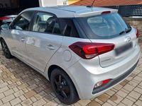 Gebraucht Hyundai i20 Active 101 PS (74 kW) 2018 Silber Kleinwagen