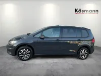 Gebraucht VW Touran Active 150 PS (110 kW) 2023 Uranograu Van / Kleinbus