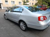 Gebraucht VW Passat 122 PS (89 kW) 2009 Silber Limousine
