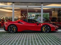 Gebraucht Ferrari SF90 780 PS (573 kW) 2023 Rot Cabrio