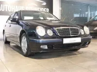 Second-hand Mercedes E220 Elegance 143 CP (105 kW) 2001 Albastru Berlinǎ
