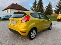 Gebraucht Ford Fiesta Trend 65 PS (47 kW) 2015 Gelb Limousine