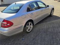 Gebraucht Mercedes E200 163 PS (119 kW) 2005 Silber Limousine