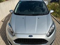Gebraucht Ford Fiesta Trend 101 PS (74 kW) 2017 Silber Kleinwagen