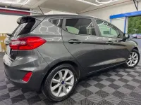 Gebraucht Ford Fiesta Cool & Connect 86 PS (63 kW) 2019 Grau Kleinwagen