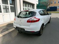 Gebraucht Renault Mégane 110 PS (80 kW) 2014 Weiß Limousine