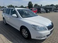 Gebraucht Skoda Octavia Ambition 105 PS (77 kW) 2012 Weiß Kombi