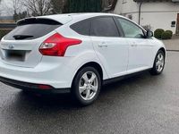 Gebraucht Ford Focus Titanium 125 PS (91 kW) 2011 Weiß Limousine