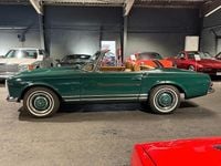 Second-hand Mercedes 230 150 CP (110 kW) 1966 Verde Cabrio