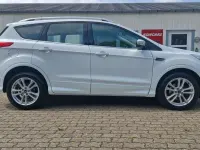 Gebraucht Ford Kuga Individual 150 PS (110 kW) 2015 Weiß SUV