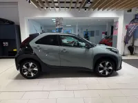 Gebraucht Toyota Aygo X 116 PS (85 kW) 2025 Urbankhaki metallic / schwarze SUV