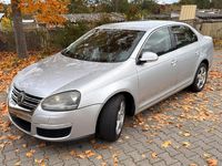 Gebraucht VW Jetta 105 PS (77 kW) 2006 Silber Limousine