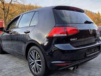 Gebraucht VW Golf VII Allstar 125 PS (91 kW) 2016 Deep black perleffekt Kleinwagen