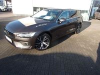 Gebraucht Volvo V60 Core 163 PS (119 kW) 2024 Grau Kombi