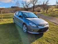 Gebraucht Hyundai i30 90 PS (66 kW) 2012 Grau Limousine