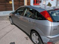 Gebraucht Ford Focus 100 PS (73 kW) 2002 Silber Kleinwagen