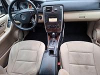 Gebraucht Mercedes B180 116 PS (85 kW) 2011 Schwarz Van / Kleinbus