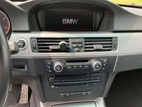 Gebraucht BMW 320 177 PS (130 kW) 2008 Grau Kombi