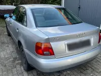 Używany Audi A4 125 KM (91 kW) 1995 Srebrny Sedan/Limuzyna
