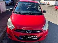 Gebraucht Hyundai i10 Edition 69 PS (50 kW) 2013 Rot Kleinwagen