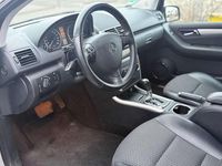 Gebraucht Mercedes A180 116 PS (85 kW) 2011 Polarsilber  metalliclack Kleinwagen