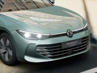 Neu VW Passat Elegance 150 PS (110 kW) 2025 Maripositgrün Kombi