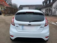 Gebraucht Ford Fiesta ST-Line 125 PS (91 kW) 2017 Weiß Kleinwagen