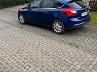 Gebraucht Ford Focus 100 PS (73 kW) 2014 Blau Limousine