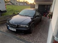 Gebraucht BMW 320 136 PS (100 kW) 2000 Schwarz Limousine