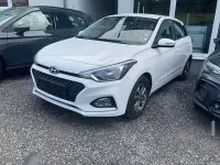 Gebraucht Hyundai i20 Trend 101 PS (74 kW) 2020 Weiß Kleinwagen