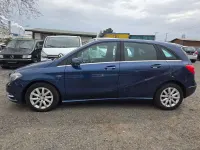 Gebraucht Mercedes B180 122 PS (89 kW) 2012 Blau Van / Kleinbus