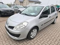 Gebraucht Renault Clio II 75 PS (55 kW) 2007 Silber Kleinwagen