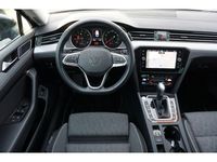 Gebraucht VW Passat 150 PS (110 kW) 2022 Grau Kombi
