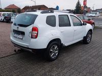 Gebraucht Dacia Duster Celebration 105 PS (77 kW) 2015 Weiß SUV