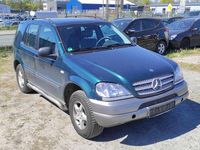 Gebraucht Mercedes ML320 218 PS (160 kW) 1999 Grün SUV
