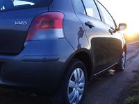 Gebraucht Toyota Yaris 69 PS (50 kW) 2009 Grau Kleinwagen