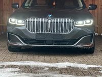Gebraucht BMW 750 400 PS (294 kW) 2019 Grau Limousine